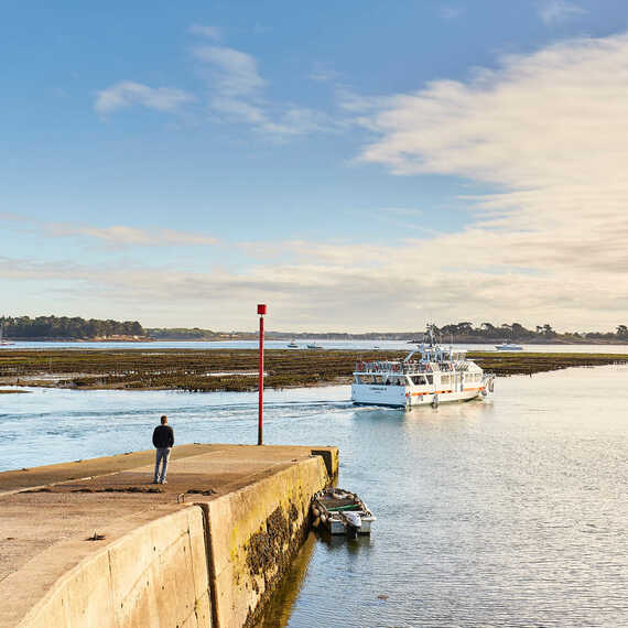 Départ en bateau pour visiter le Golfe du Morbihan et découvrir l'île aux moins u l'île d'Arz