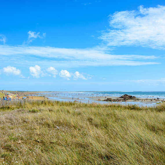 Plage de Kerhilio et sa grande plage de sable fin à Erdeven en Morbihan