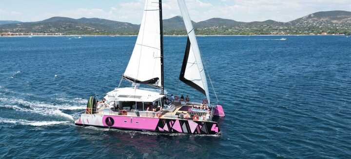 Caseneuve Maxi Catamaran - Sorties en mer Caseneuve Maxi Catamaran - Sorties en mer