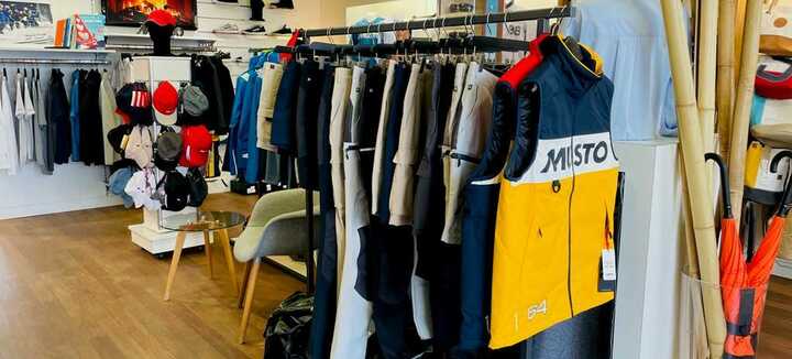 MUSTO HELLY HANSEN Negozio MUSTO HELLY HANSEN Negozio