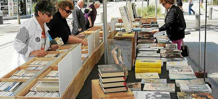 Marché des Bouquinistes