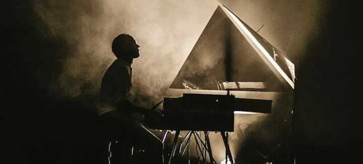 Concerto: Una Bestia di Romain Dubois Concerto: Una Bestia di Romain Dubois