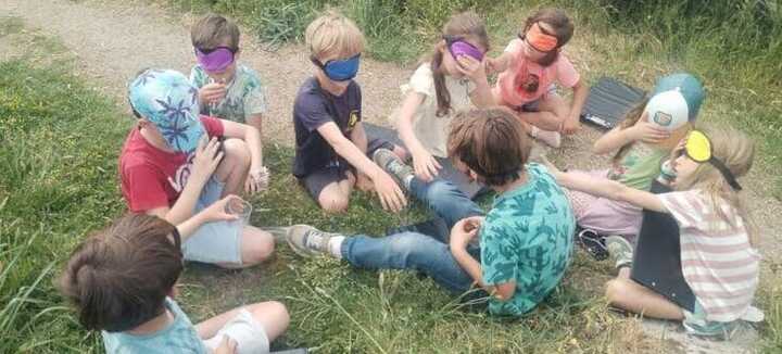 Ateliers des 5 sens sur les plantes littorales de la barre