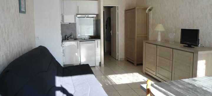 THETIOT Joseph - Monolocale 2 persone THETIOT Joseph - Monolocale 2 persone