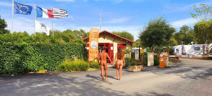 Camping naturiste CNBS la Pinède