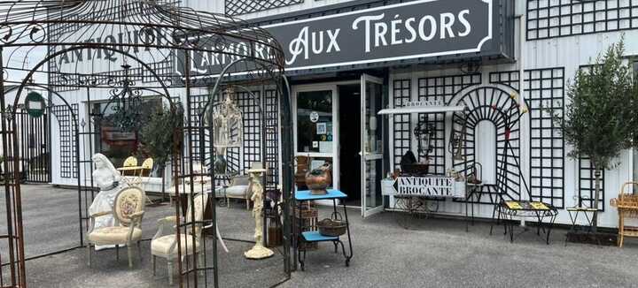 Brocante antico "L'Armoire aux Trésors" Brocante antico "L'Armoire aux Trésors"