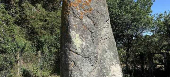Menhir de Goulvars Menhir de Goulvars