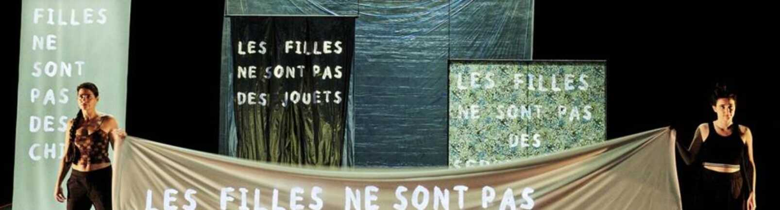 Les filles ne sont pas des poupées de chiffon