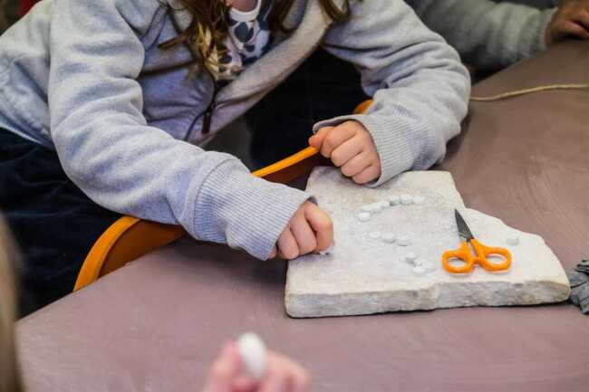 atelier parure en pierre polie