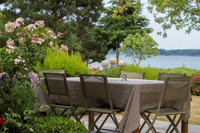 terrasse-reves-de-mer-locmariaquer-morbihan-bretagne-sud