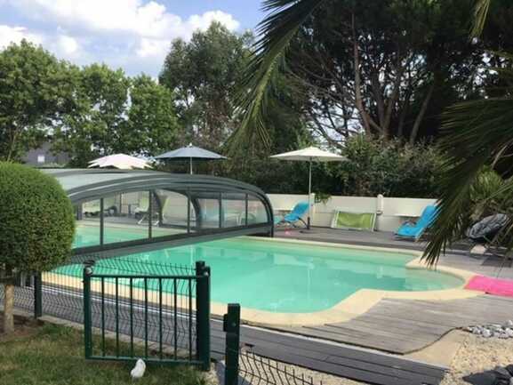 piscine couverte chauffée mi avril fin septembre