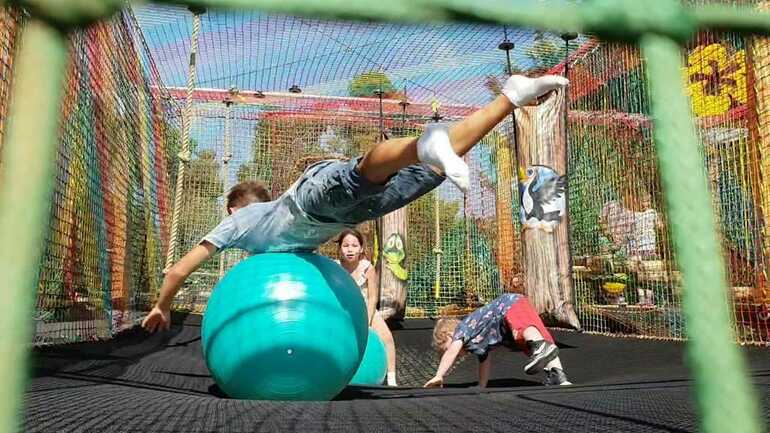 Trampoline