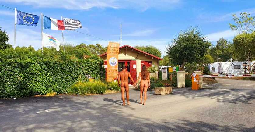 Belz Camping Naturiste CNBS la Pinède Accueil -