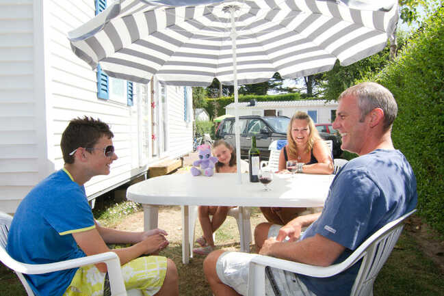 La trinité sur mer_campingdelabaie_mobilhome personnes