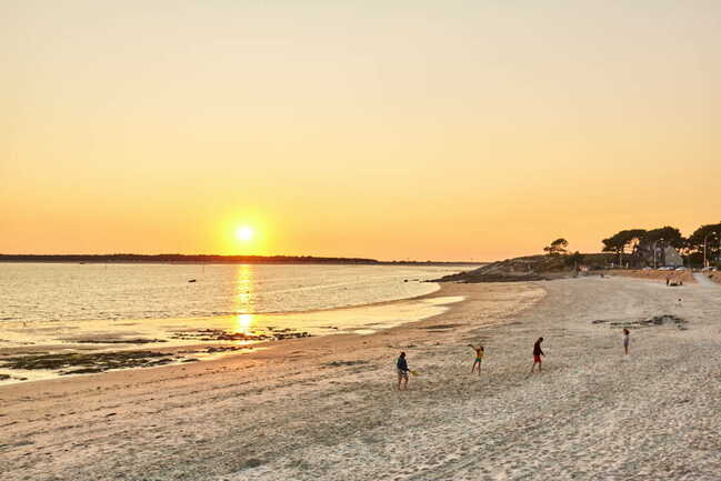 Coucher de soleil sur la plage de Saint-Colomban à Carnac