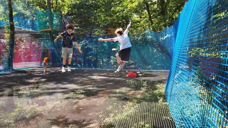 land aux lutins parc loisirs nature filets geants trampoforest et parcabout