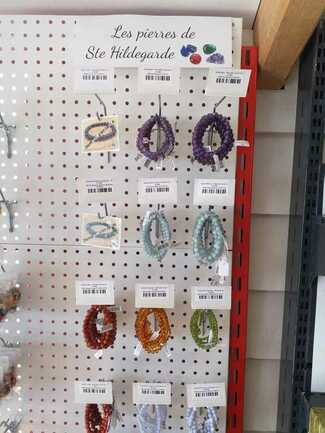 Rayon pierres hildegarde de bingen boutique Bretagne et Merveilles d'Hildegarde (2)