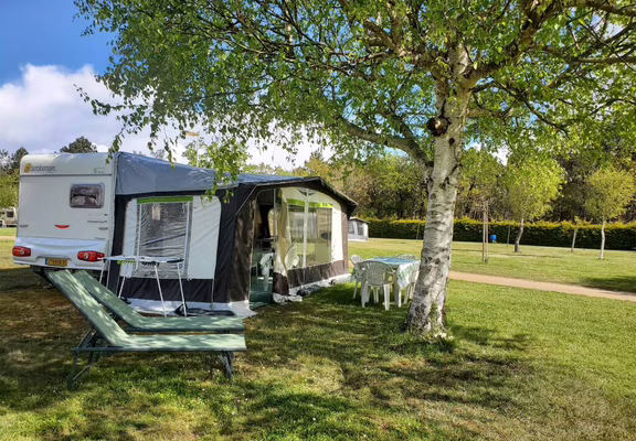 Belz Camping Naturiste CNBS la Pinède Emplacement