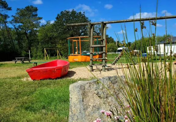 Belz Camping Naturiste CNBS la Pinède Espace Jeux